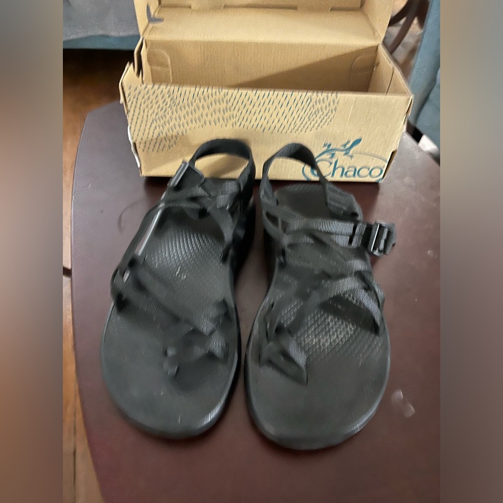 Chaco Women’s ZX2 Classic black size 8 wide used in box